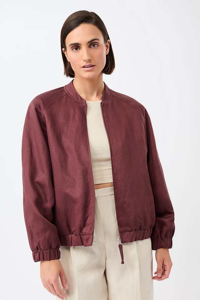 
                  
                    NOORA Rubywood Bluse
                  
                