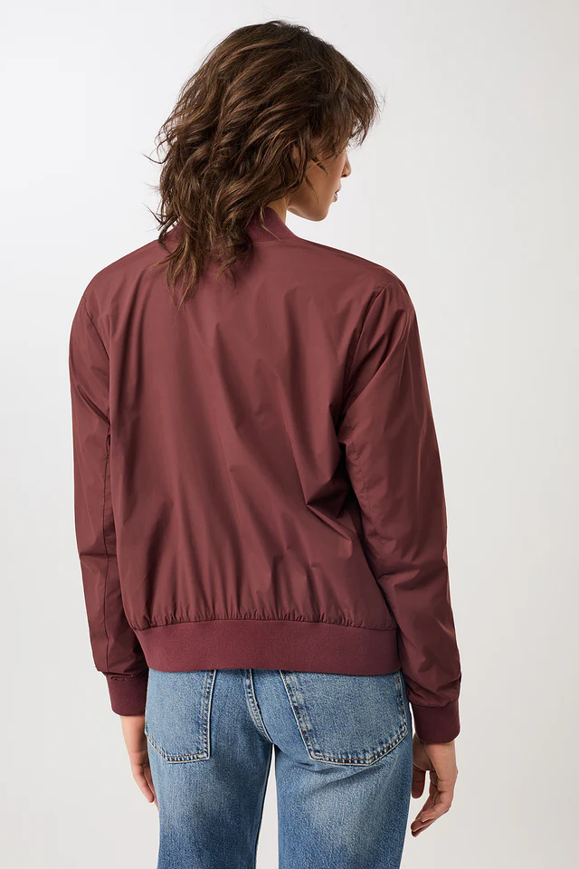 
                  
                    TAMALA Rubywood Bomberjacke
                  
                