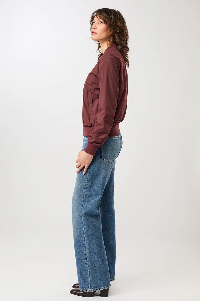 
                  
                    TAMALA Rubywood Bomberjacke
                  
                