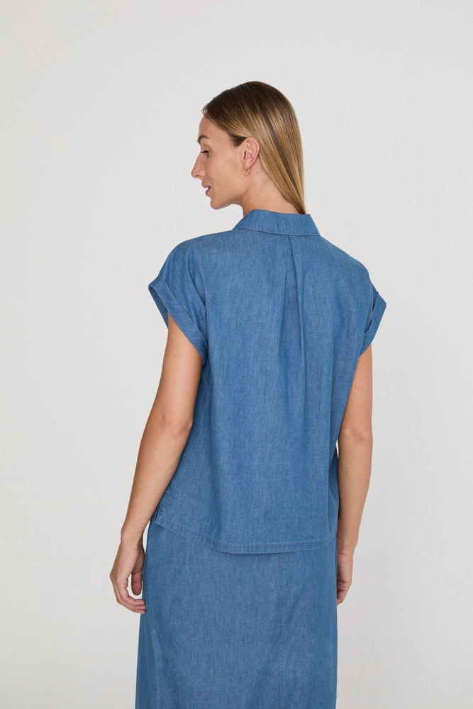 
                  
                    LIMA Azul Acero Short Sleeve Shirt
                  
                