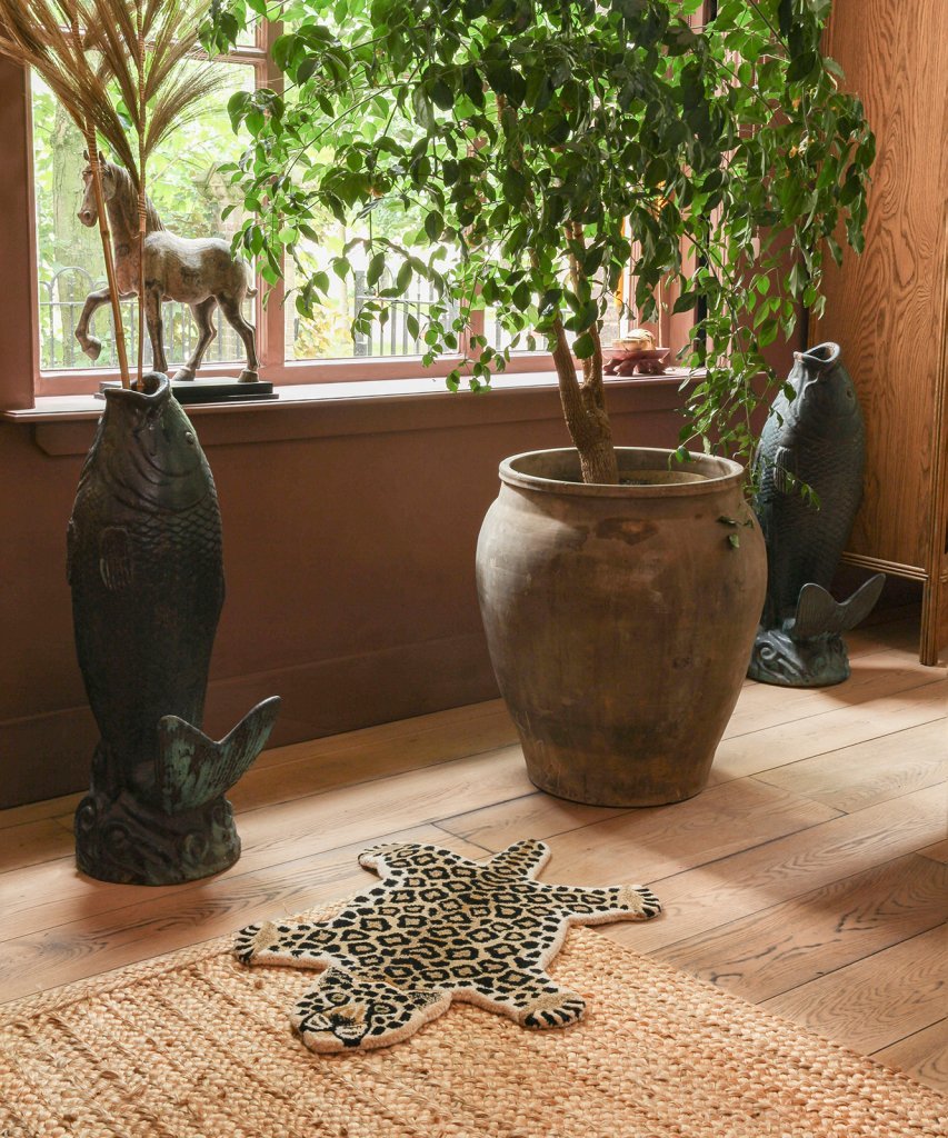 
                  
                    LOONY Small Leopard Rug
                  
                