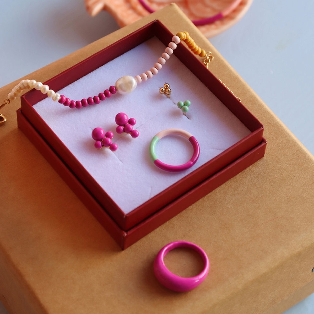 
                  
                    Pink Sunset Color Quatro Ring
                  
                