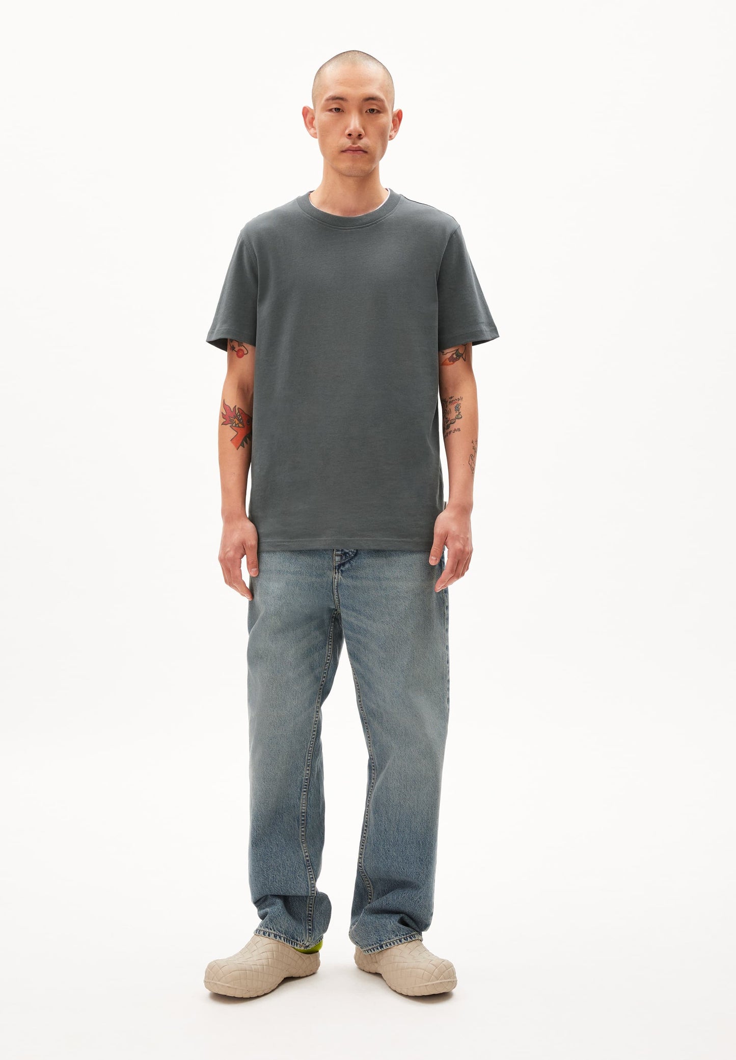 
                  
                    MAARKOS – Entspanntes Space Steel-T-Shirt
                  
                