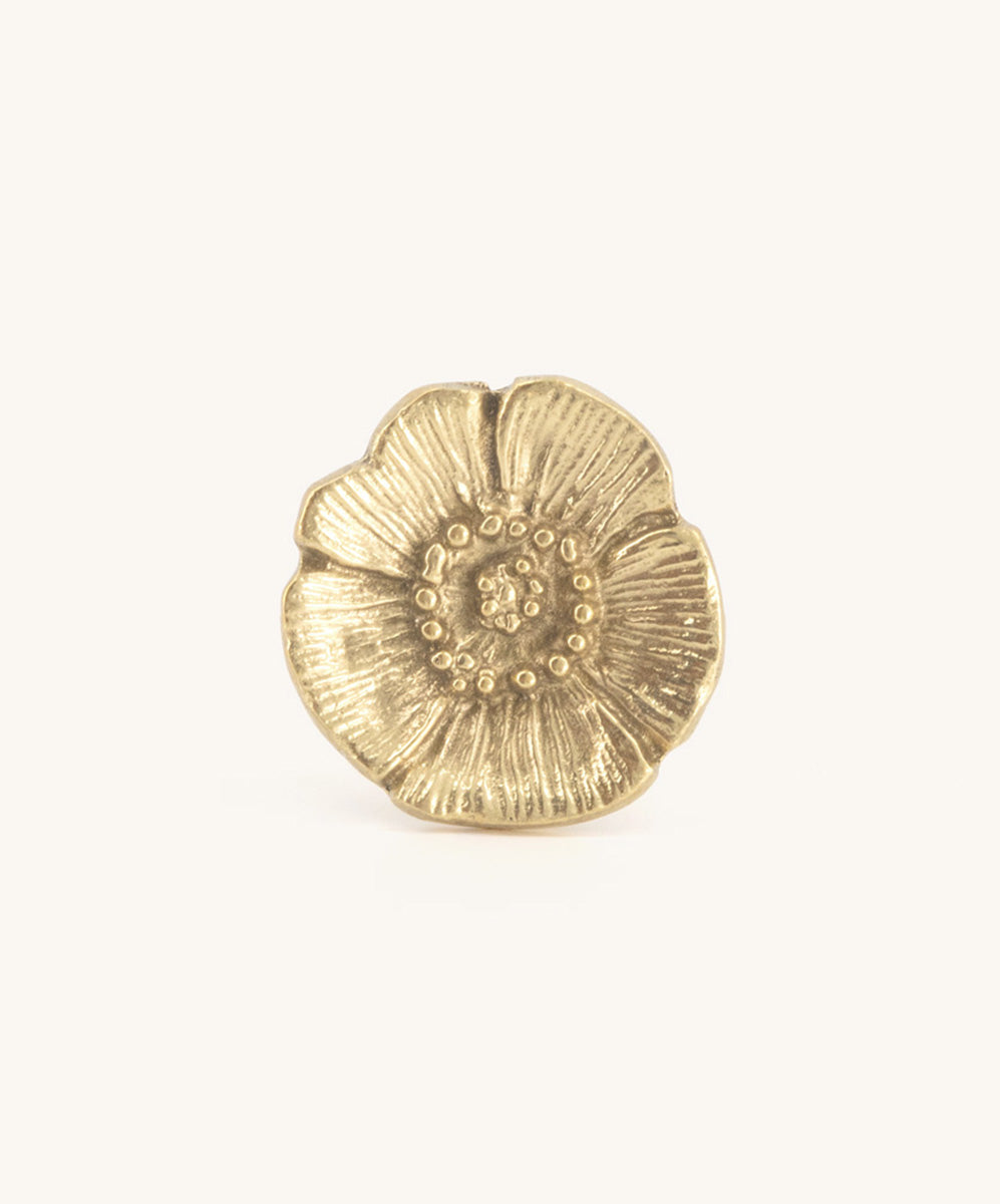 
                  
                    MIA Poppy Knob
                  
                