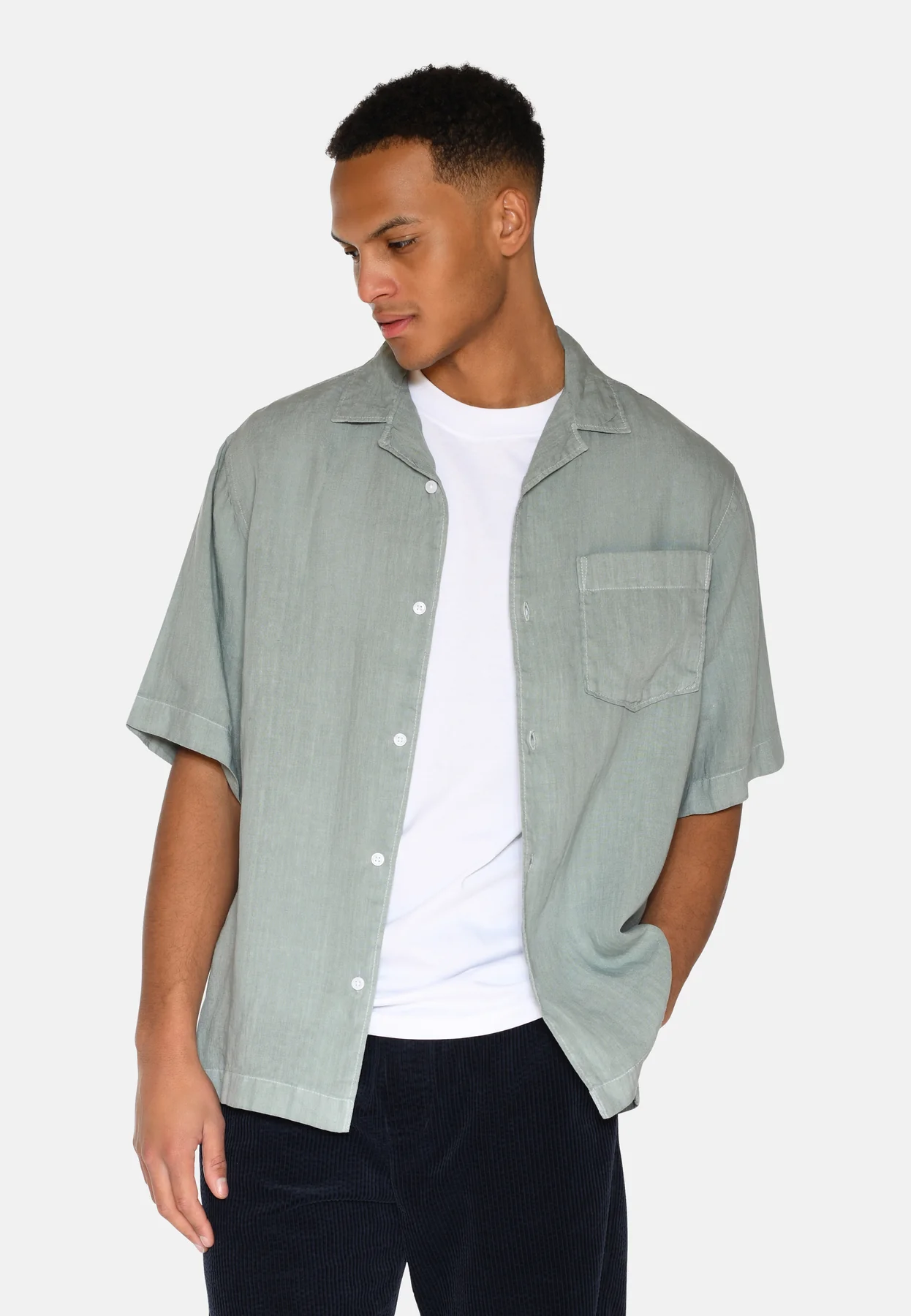 
                  
                    HAYDEN Gray Mist Short Sleeved Linen Shirt
                  
                