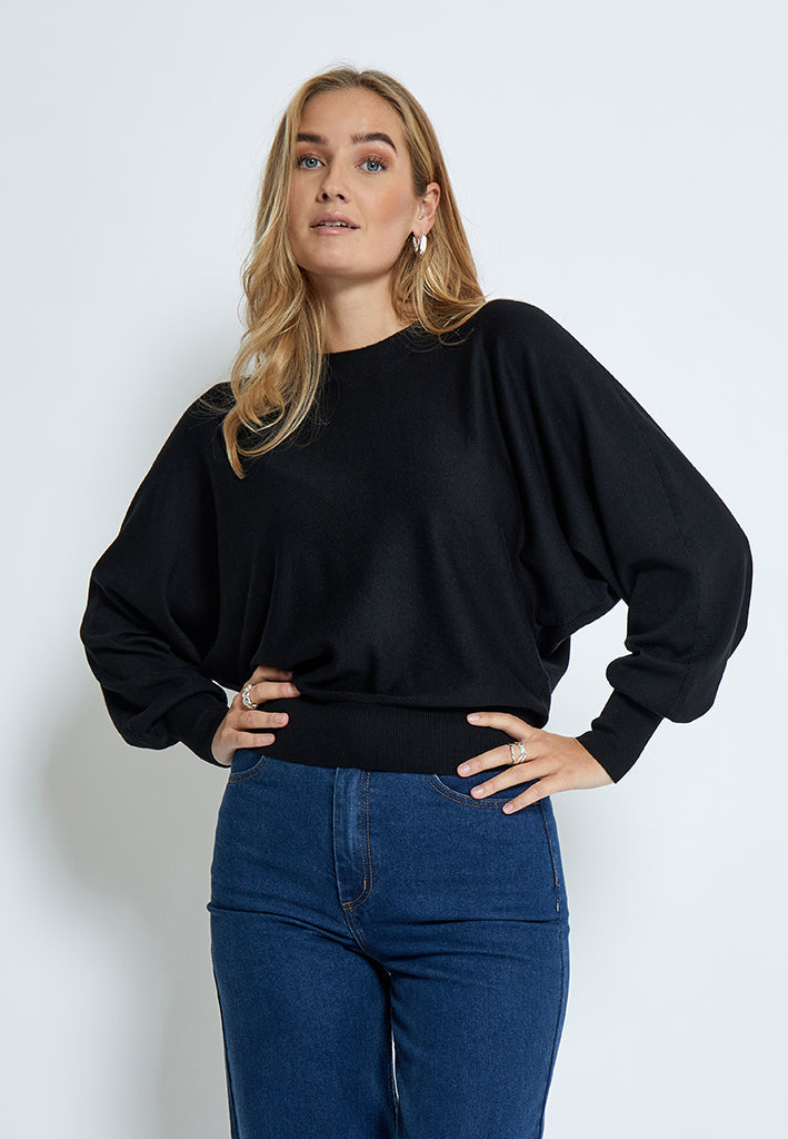 
                  
                    MSDANA – Schwarzer Strickpullover mit Fledermausärmeln
                  
                