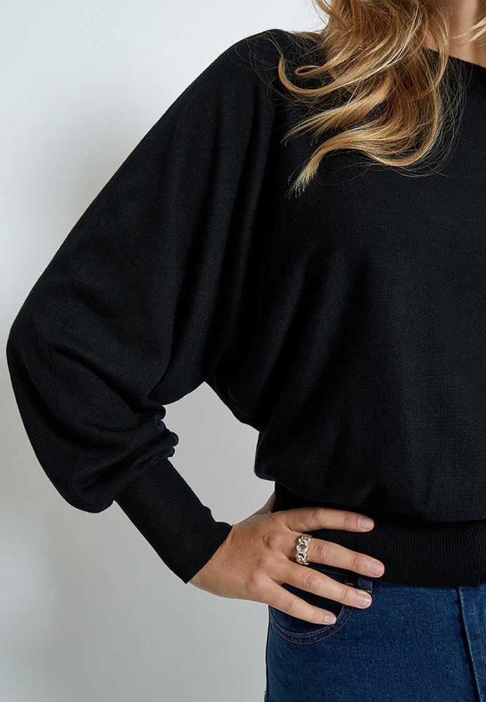 
                  
                    MSDANA – Schwarzer Strickpullover mit Fledermausärmeln
                  
                