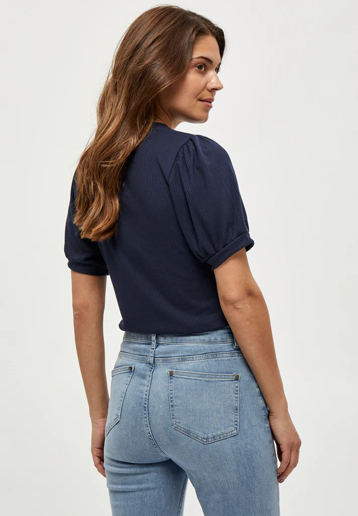 
                  
                    MSJOHANNA Black Iris T-Shirt
                  
                