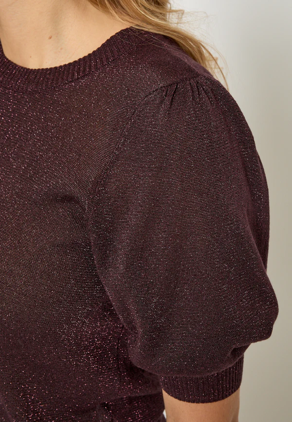 
                  
                    MSLIVA Strickpullover mit Puffärmeln in Metallic-Fudge-Lila
                  
                