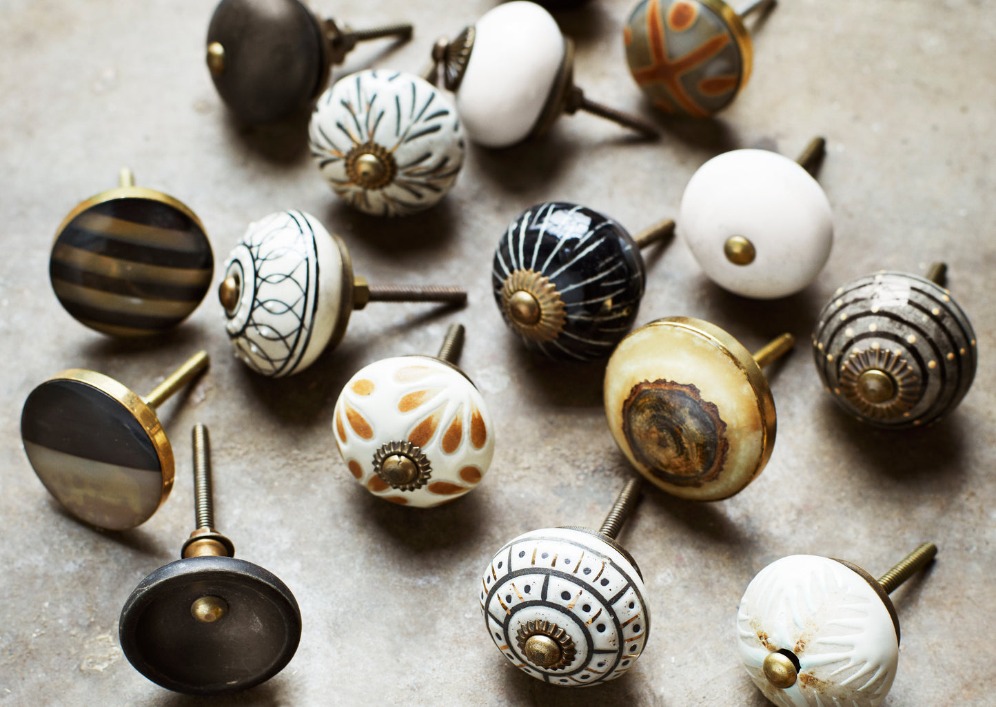 
                  
                    Off White Hand Painted Stoneware Door Knob
                  
                
