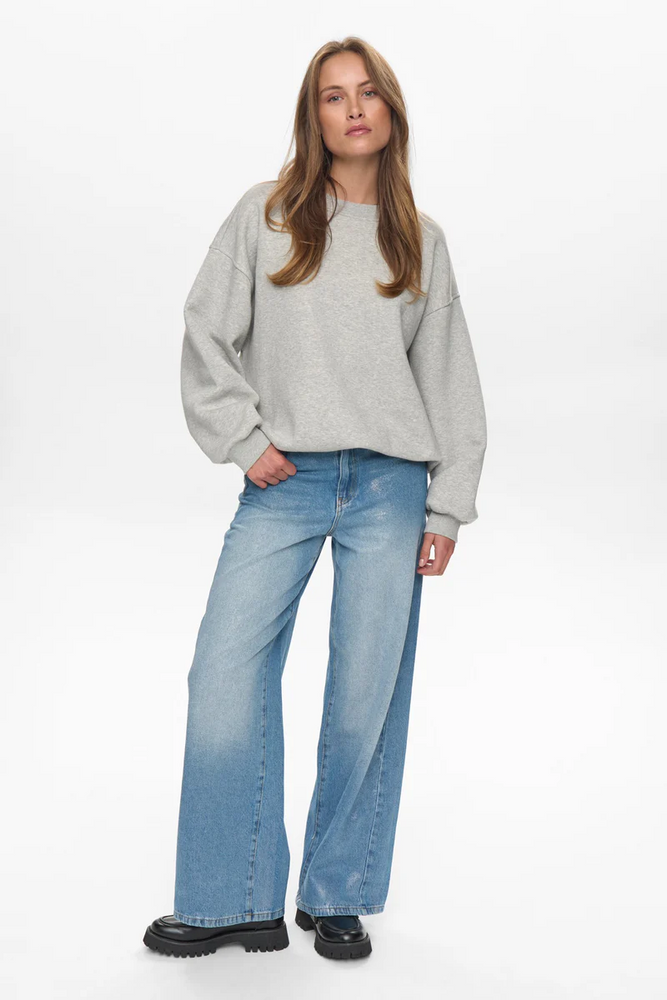 
                  
                    NUBISSA Light Grey Melange Oversize Jumper
                  
                