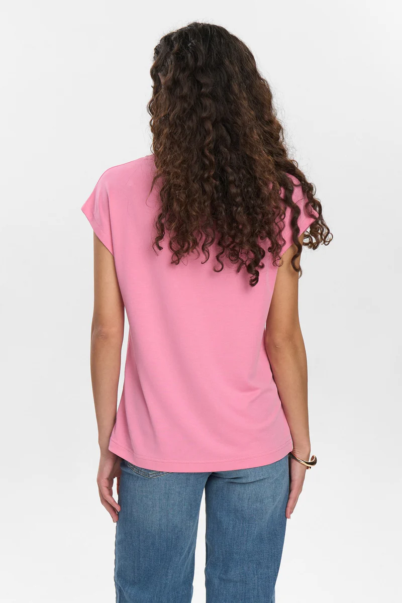 
                  
                    NULIZY T-Shirt mit rosa Nelken
                  
                