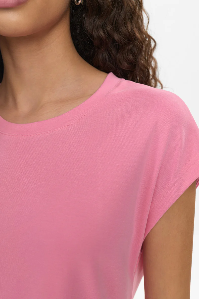 
                  
                    NULIZY T-Shirt mit rosa Nelken
                  
                
