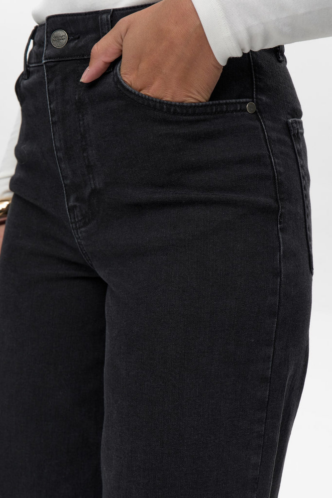 
                  
                    NUPARIS Caviar Cropped Jeans
                  
                