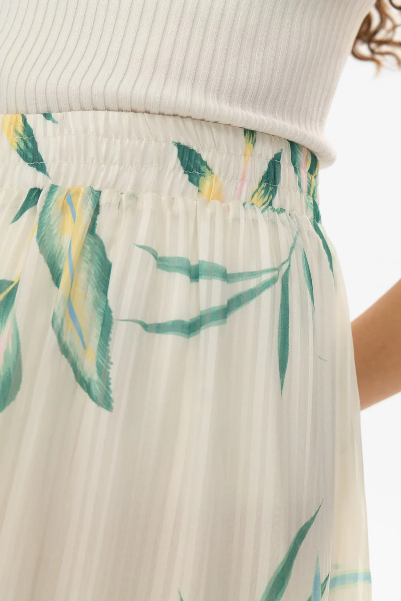 
                  
                    NUWIVIAN Pristine Skirt
                  
                