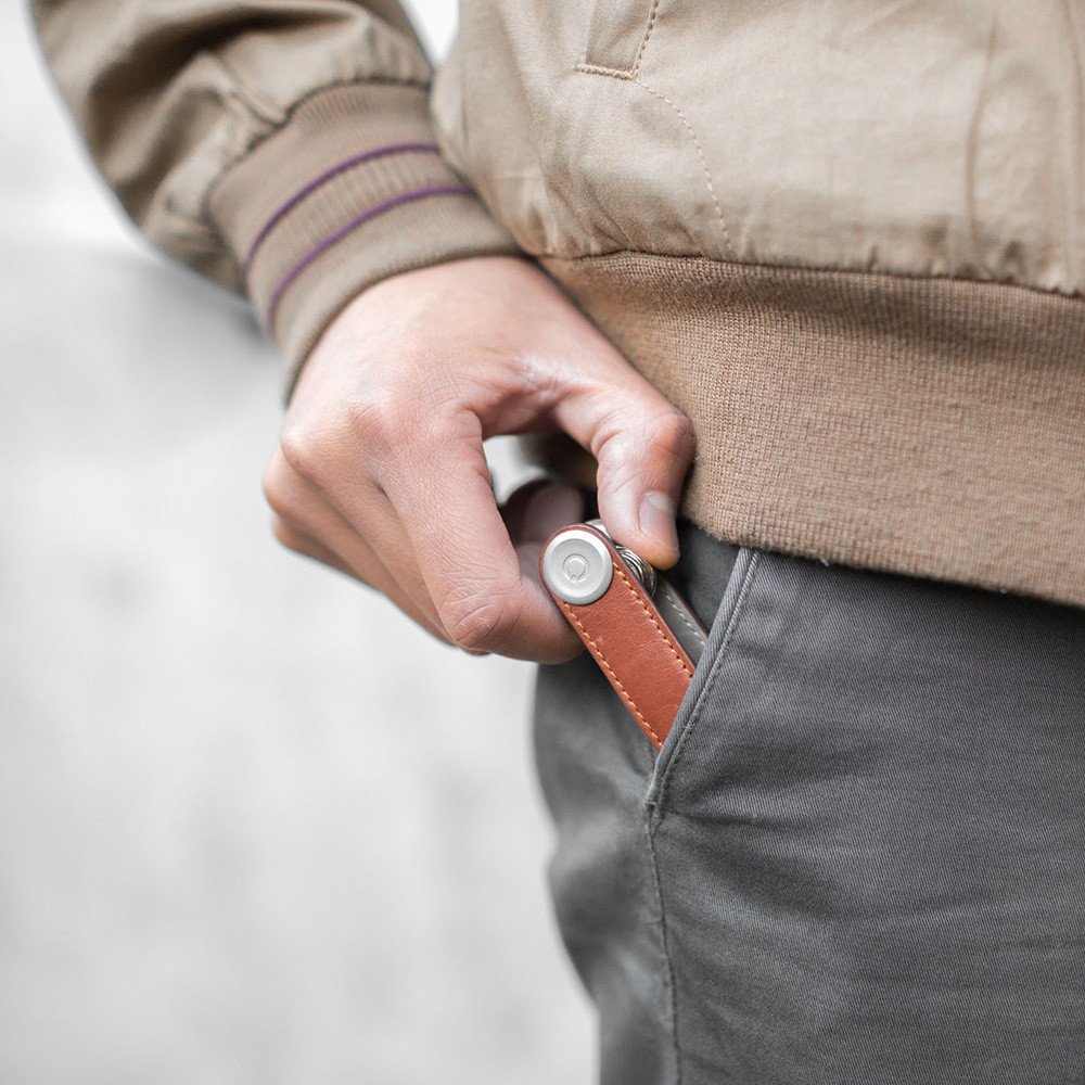 
                  
                    Schlüsselanhänger aus cognacbraunem Leder
                  
                