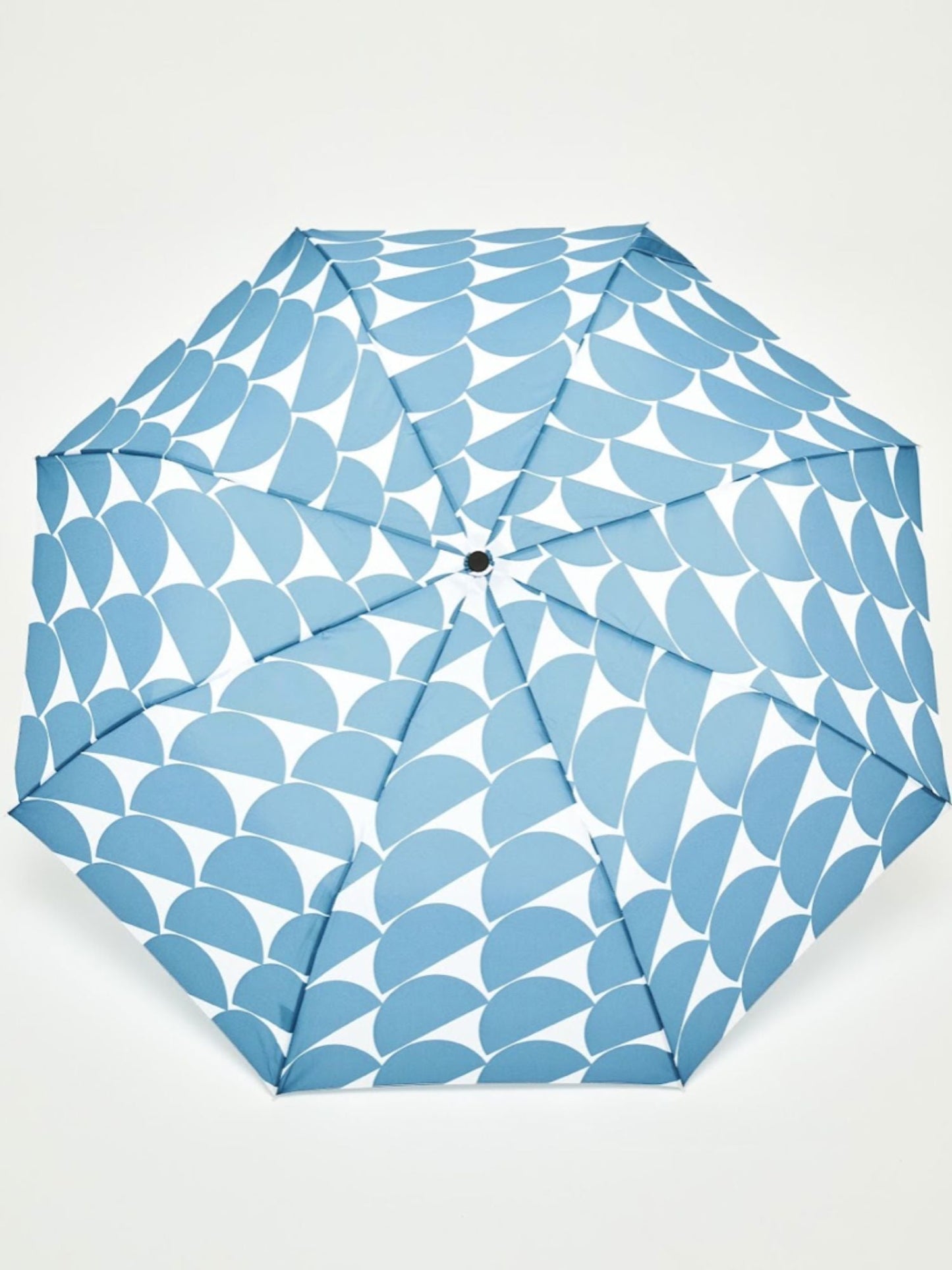 
                  
                    Denim Moon Kompakter, umweltfreundlicher, windabweisender Regenschirm
                  
                