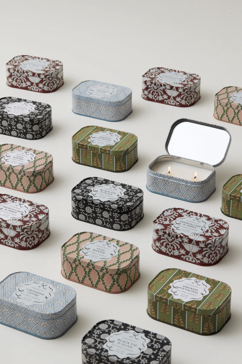 
                  
                    CHERIE Yuzu Woods Duftkerze in der Dose
                  
                