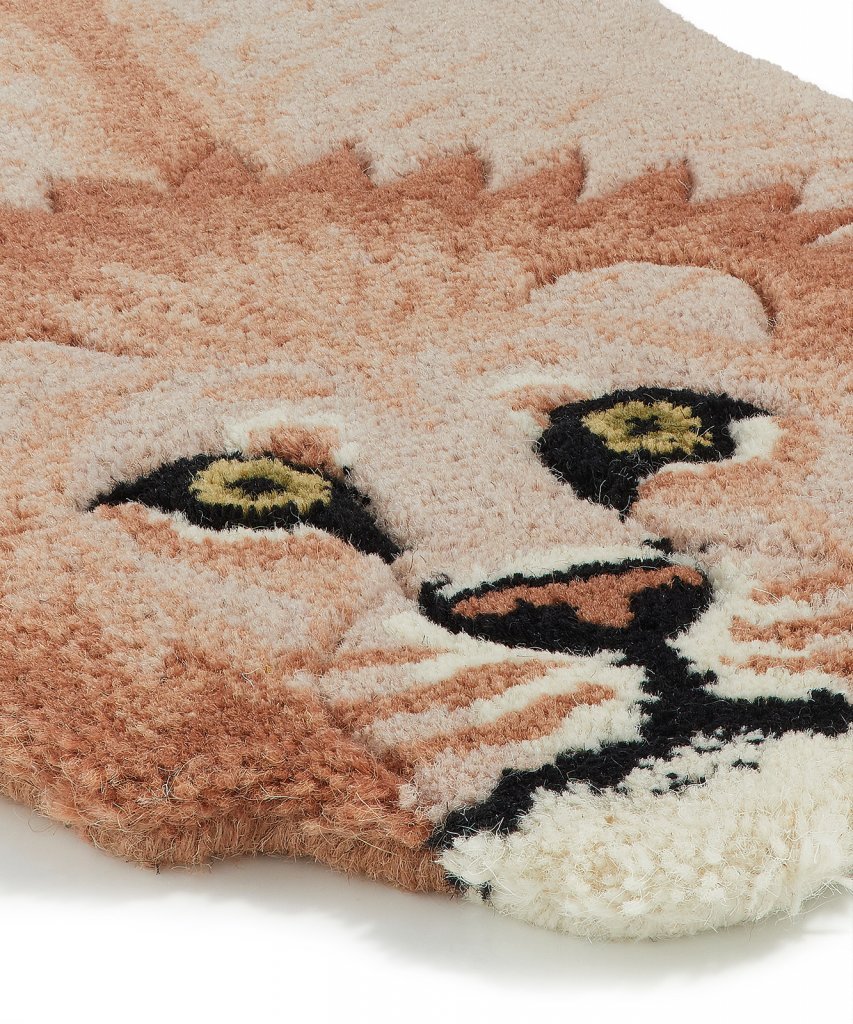 
                  
                    PINKY Small Lion Rug
                  
                