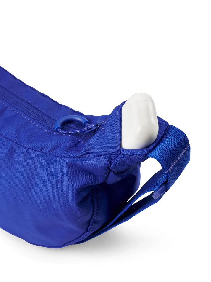 
                  
                    KRUMM Ultimate Blau Kleine Tasche
                  
                