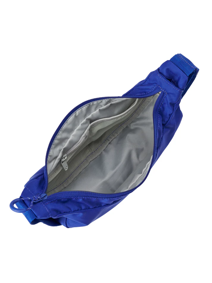 
                  
                    KRUMM Ultimate Blau Kleine Tasche
                  
                