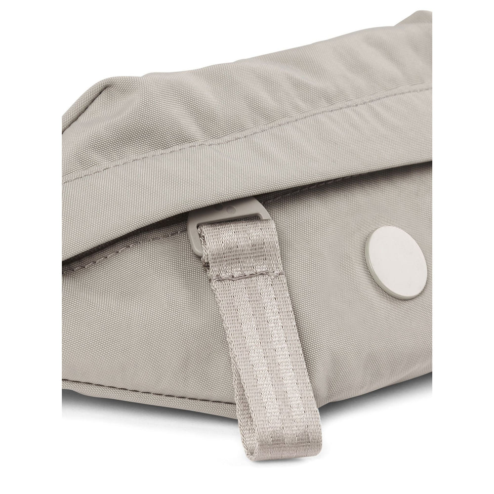 
                  
                    NIK Crinkle-Tasche in Taupe
                  
                