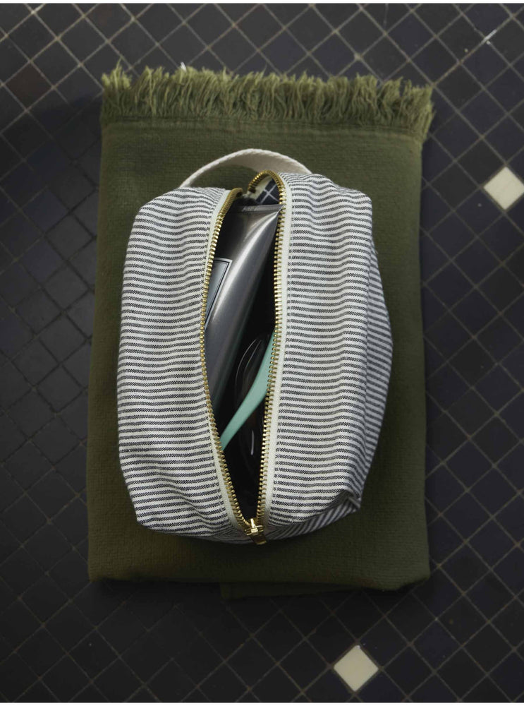
                  
                    FINETTE Caviar Cube Pouch
                  
                