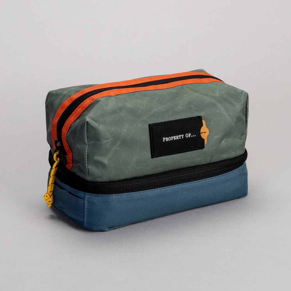 EVE Army Orange Blue Wash Bag