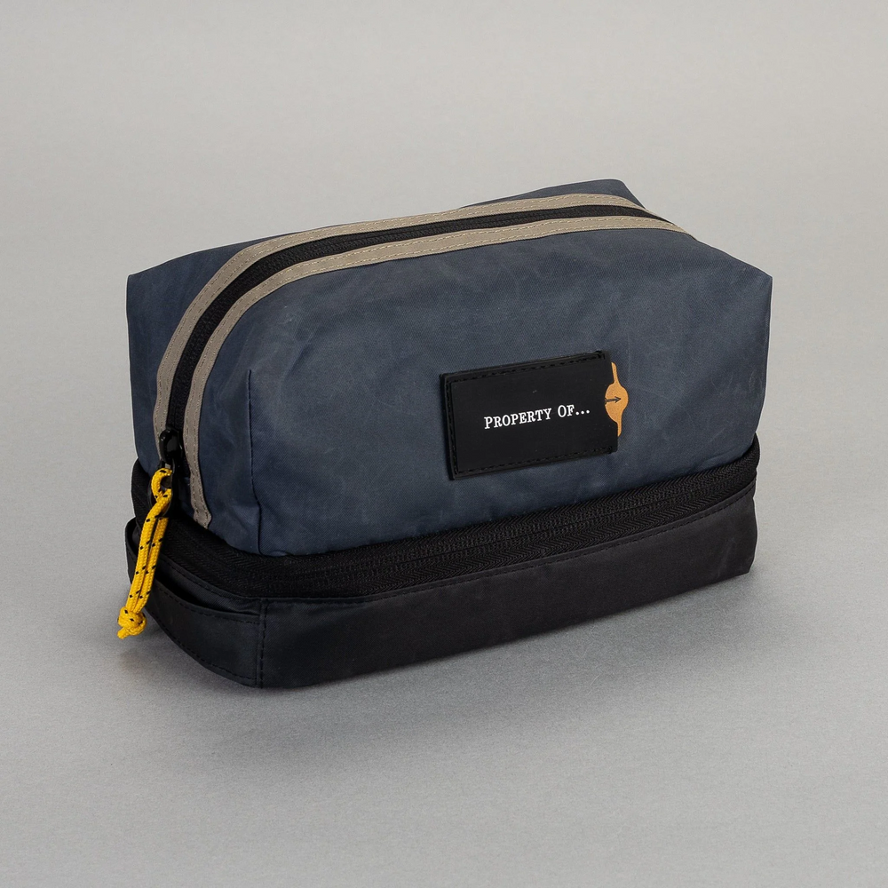 EVE Coal Navy Khaki Wash Bag