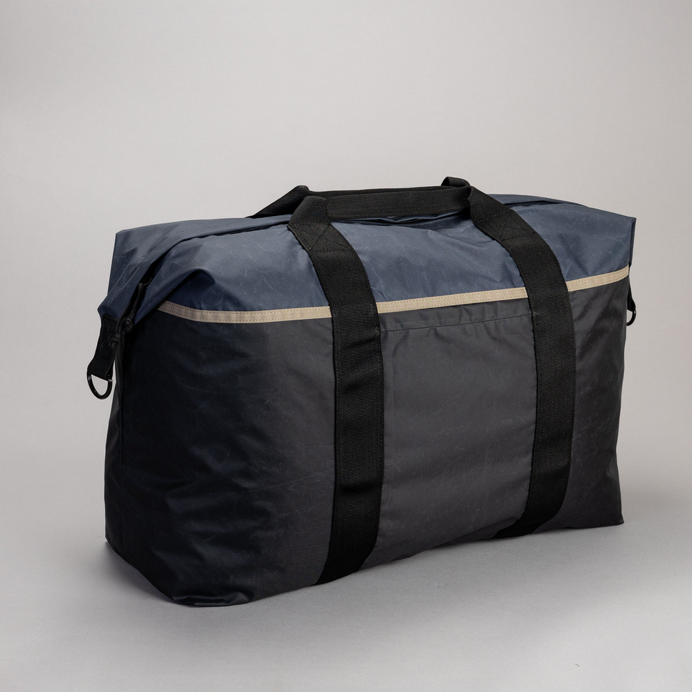
                  
                    FRANCIS – Faltbare Reisetasche in Marineblau, Khaki und Kohle
                  
                