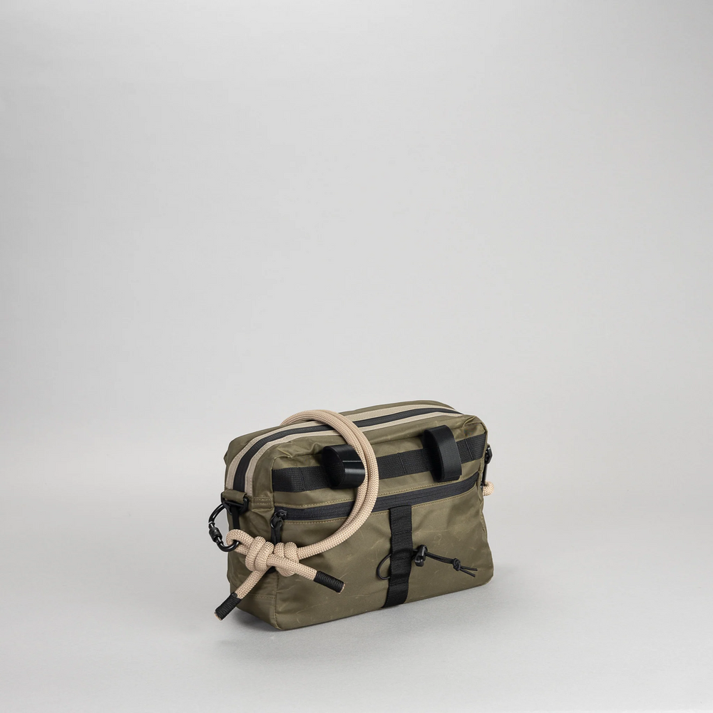 fahrradtasche groß TOM Große Fahrradtasche in Dunkeloliv-Khaki – Victoria met Albert