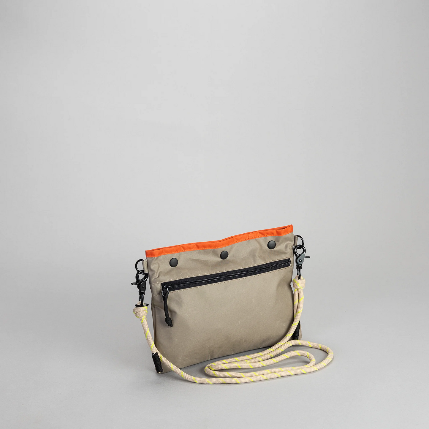 
                  
                    YURI Khaki-Orange Reise-Schultertasche
                  
                