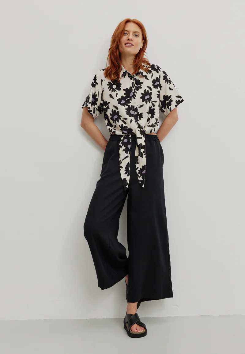 
                  
                    OCRA BLOOM White Linen Blouse
                  
                