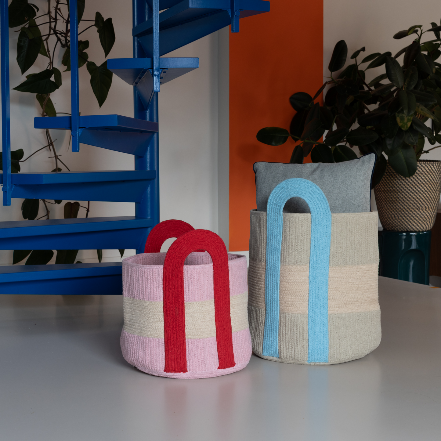 
                  
                    COLOMBO Small Berry Basket
                  
                