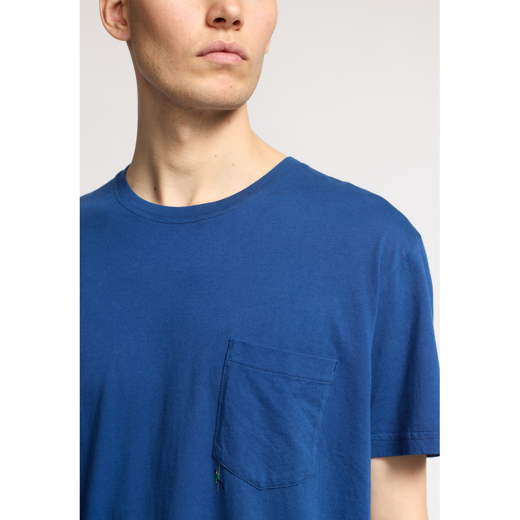 
                  
                    Blaues T-Shirt mit Applikation
                  
                