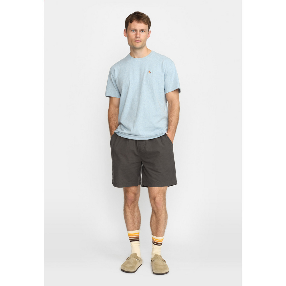 Hellblaues T-Shirt mit Applikation