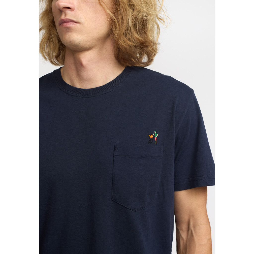 
                  
                    Marineblaues T-Shirt mit Applikation
                  
                