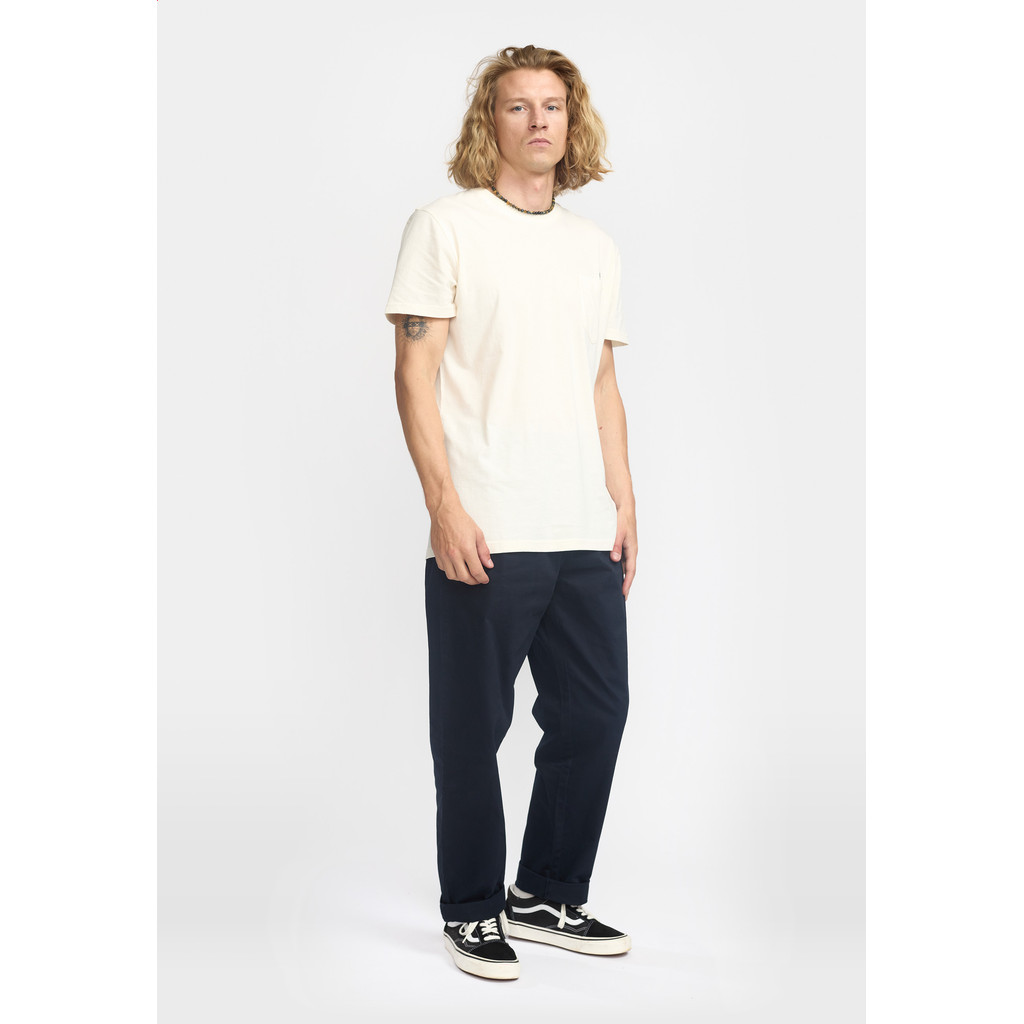 
                  
                    T-Shirt mit cremeweißer Applikation
                  
                