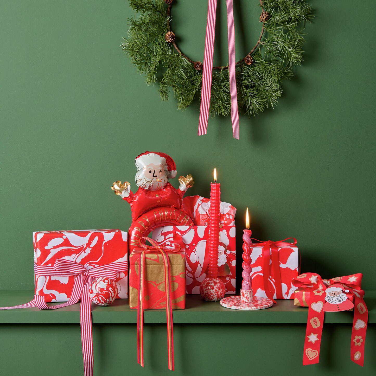 
                  
                    Rot-weiß marmorierte Spiralkerze
                  
                