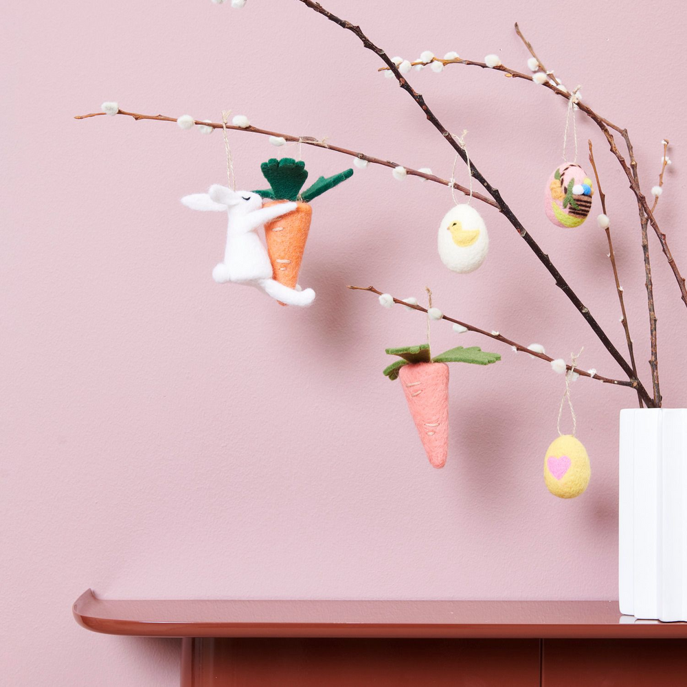 
                  
                    White Sun Ceramic Vase
                  
                