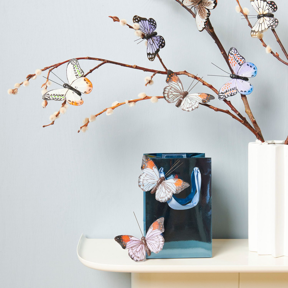 
                  
                    White Sun Ceramic Vase
                  
                