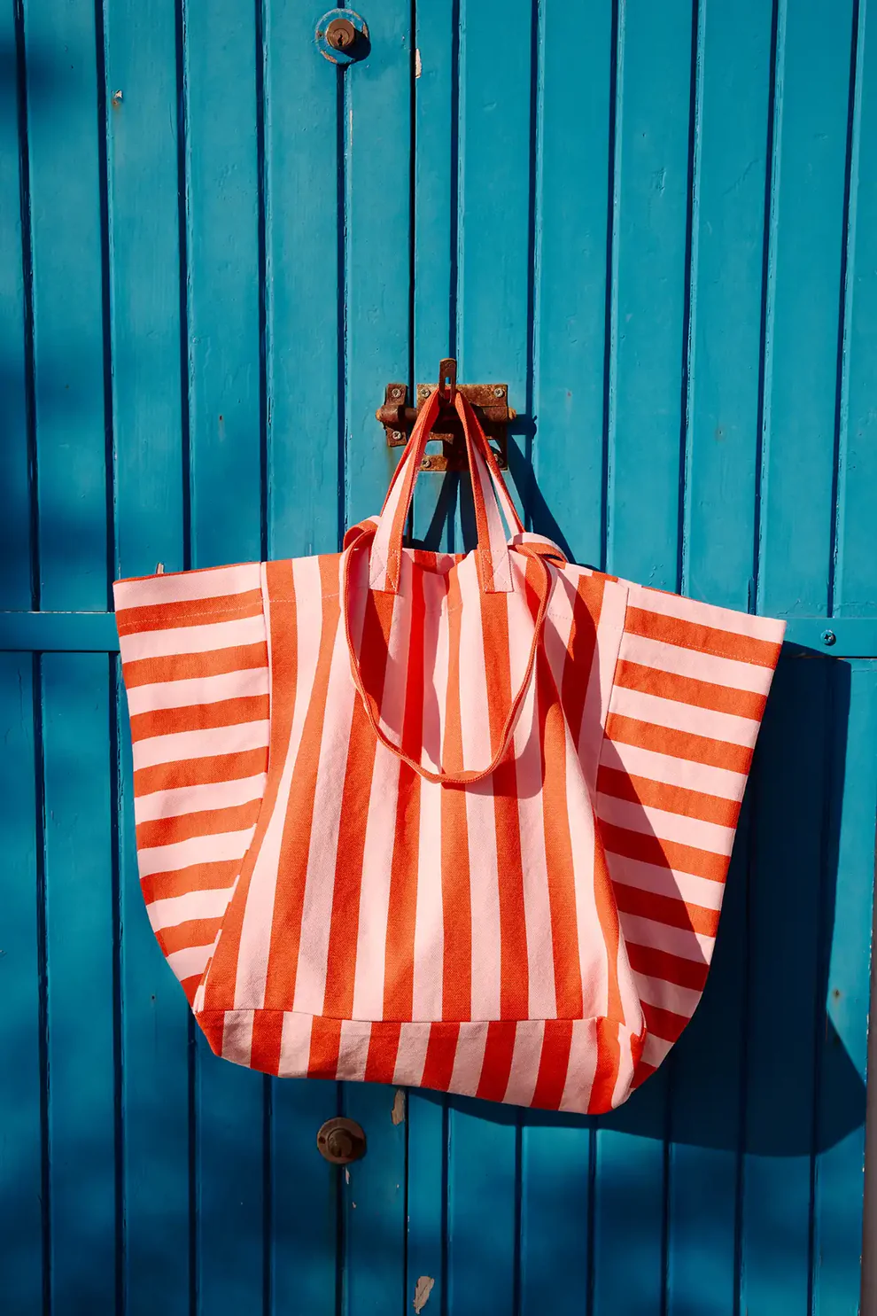 
                  
                    ELISA Candy Pink Red Stripes Tote Bag
                  
                