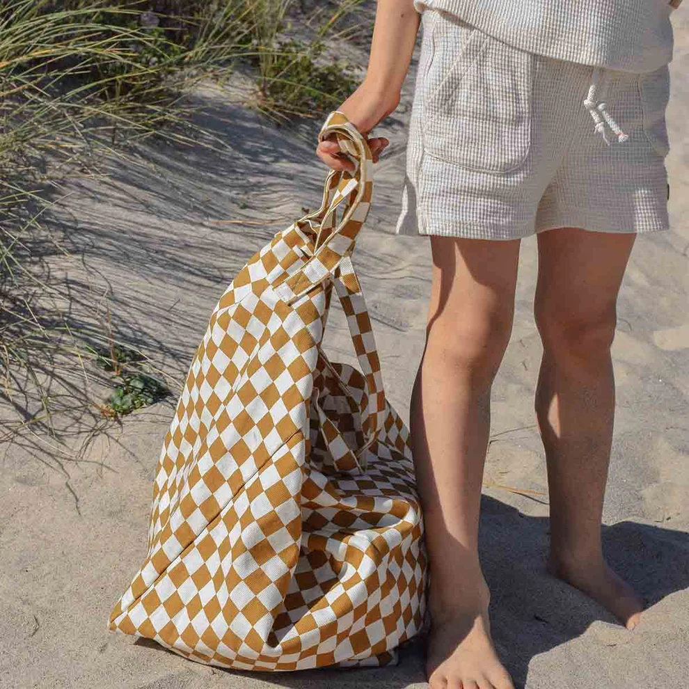 
                  
                    ELISA Caramel Checkerboard Tote Bag
                  
                