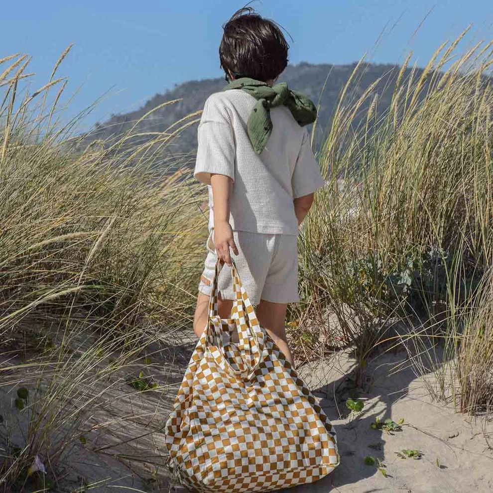 
                  
                    ELISA Caramel Checkerboard Tote Bag
                  
                