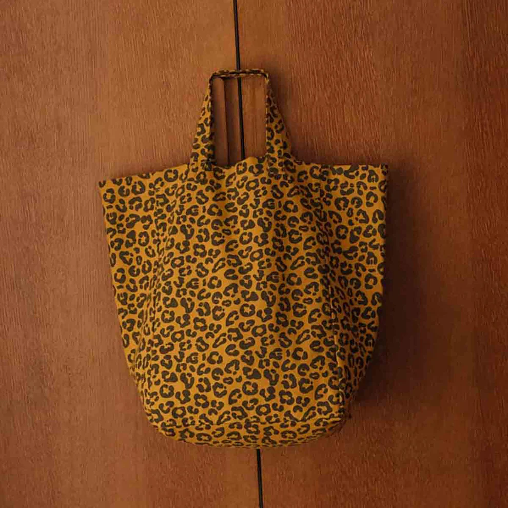 
                  
                    ELISABETH Caramel Graou Tote Bag
                  
                