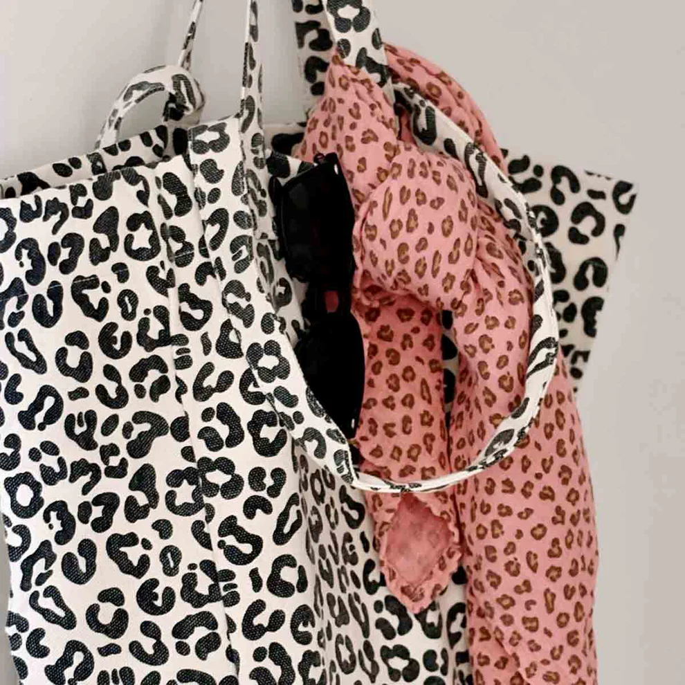 
                  
                    ELISABETH Greige Graou Tote Bag
                  
                