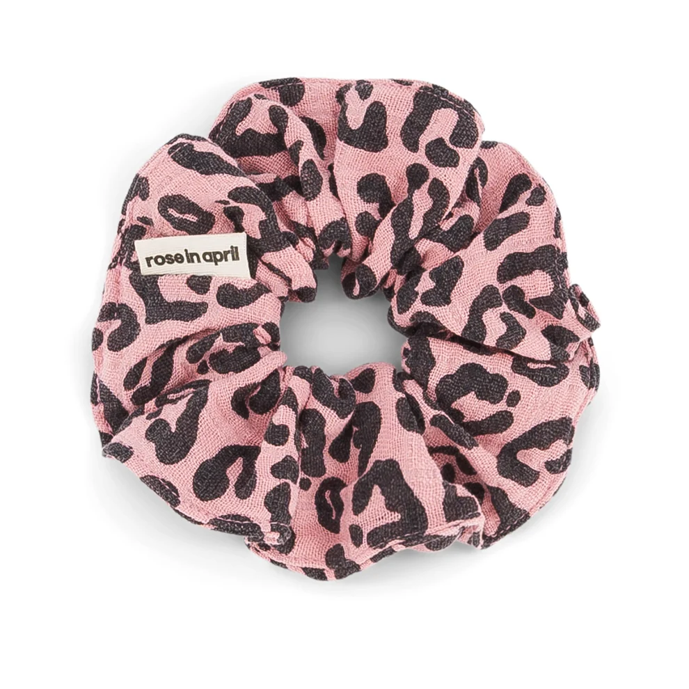 
                  
                    Strawberry Graou Scrunchie
                  
                