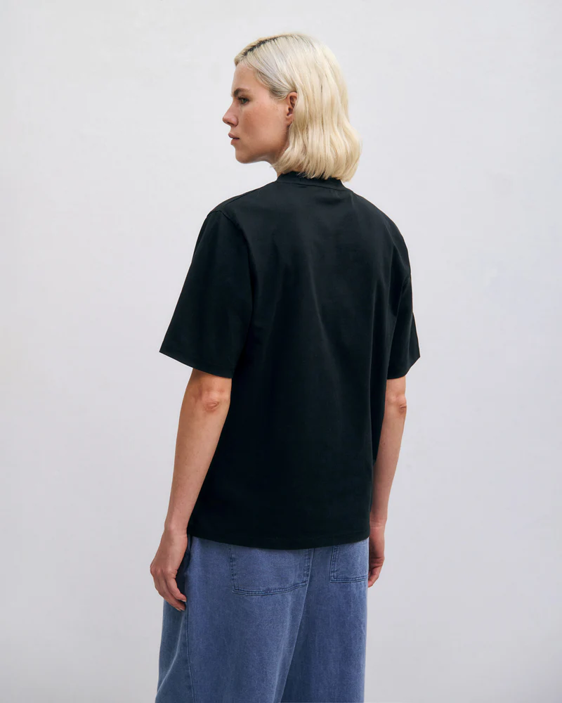 
                  
                    True Black Big Collar T-Shirt
                  
                