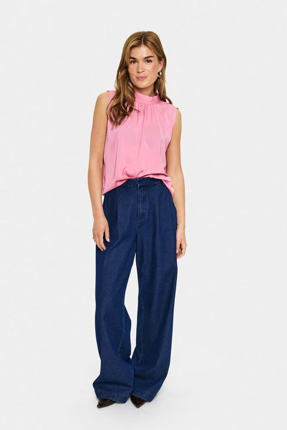 
                  
                    AILEENSZ Wild Rose Sleeveless Blouse
                  
                