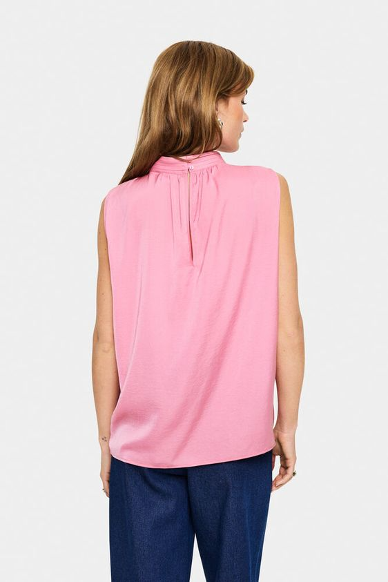 
                  
                    AILEENSZ Wild Rose Sleeveless Blouse
                  
                